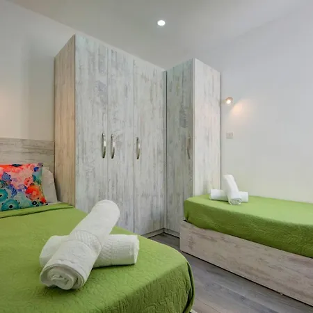 Penthouse 279 * Hamrun