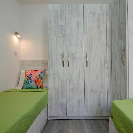 Penthouse 279 Apartment